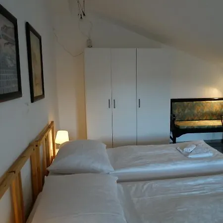 Julia Apartment *